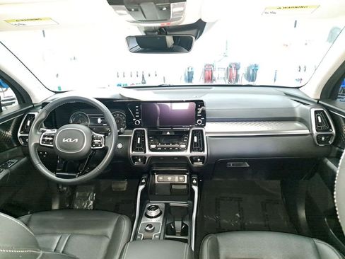 Used 2023 Kia Sorento EX image 18