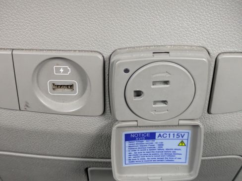 Used 2020 Kia Sedona SX image 11