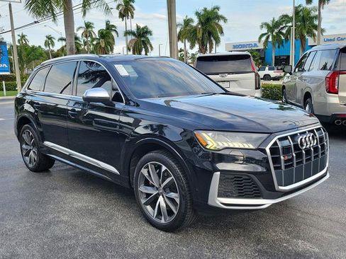 Used 2020 Audi SQ7 Premium Plus w/ Driver Assistance Package image 8
