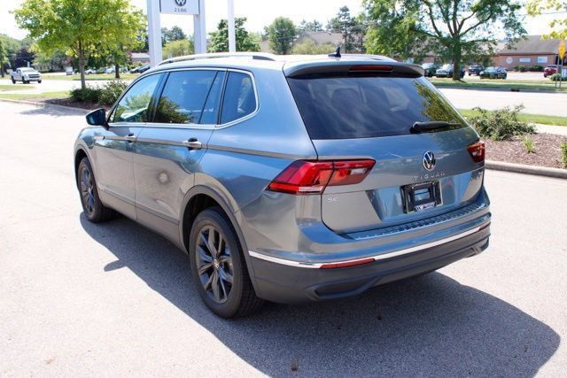 Used 2023 Volkswagen Tiguan SE w/ Panoramic Sunroof Package AWD/4WD image 8