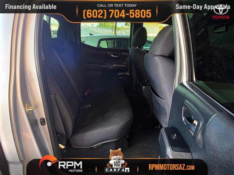 Used 2017 Toyota Tacoma TRD Off-Road AWD/4WD image 11