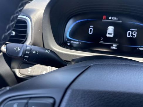 Certified 2026 Hyundai Venue SEL FWD image 31