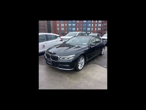 Used 2017 BMW 750i xDrive AWD/4WD image 1