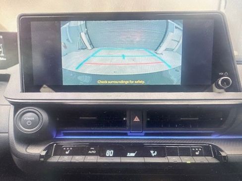 Used 2024 Toyota Prius XLE AWD/4WD image 6