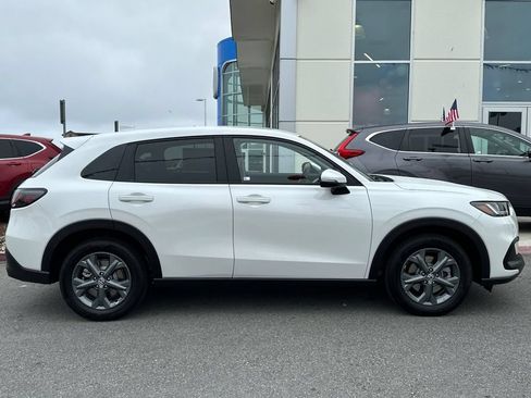 New 2026 Honda HR-V LX image 2