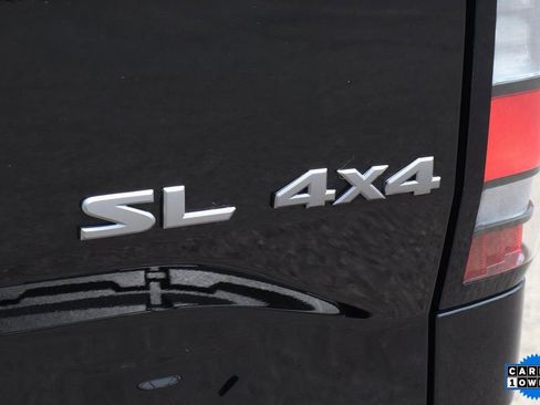 Used 2024 Nissan Frontier SL w/ Technology Package image 40