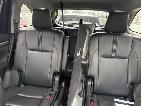 Used 2019 Toyota Highlander SE image 13