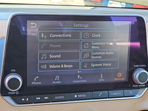 Used 2025 Nissan Sentra SV w/ SV Premium Package image 23