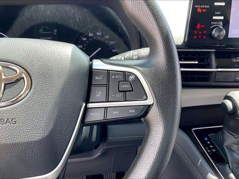 Certified 2021 Toyota Sienna LE FWD image 24