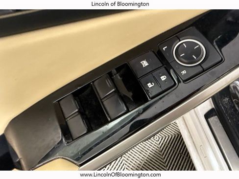 Used 2016 Lexus IS 300 AWD image 21