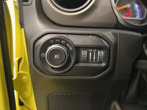 Used 2022 Jeep Wrangler Unlimited Sport image 17