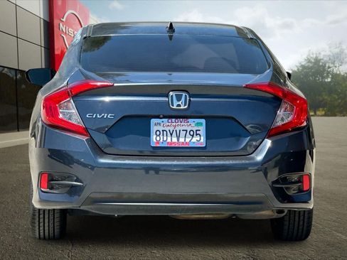 Used 2018 Honda Civic EX image 8