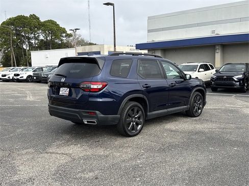 Used 2023 Honda Pilot Sport image 5