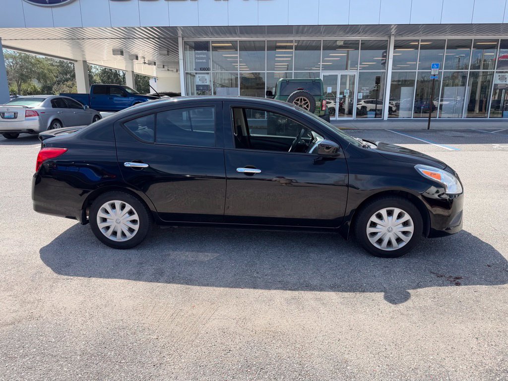 Used 2015 Nissan Versa SV w/ SV Tech Package FWD image 2