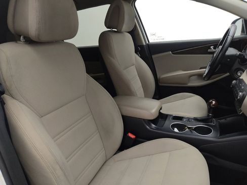 Used 2016 Kia Sorento LX w/ LX Convenience Package image 21