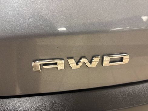 Used 2021 GMC Acadia SLE w/ Driver Convenience Package AWD/4WD image 11