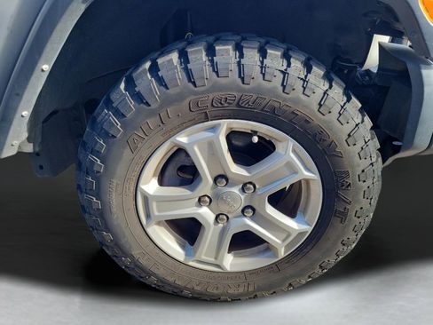 Used 2023 Jeep Wrangler Sport S image 3