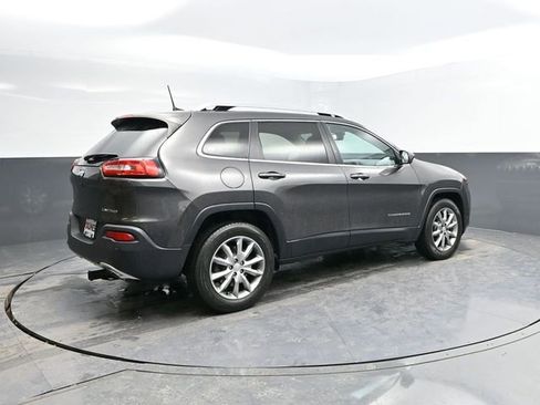 Used 2018 Jeep Cherokee Limited image 10