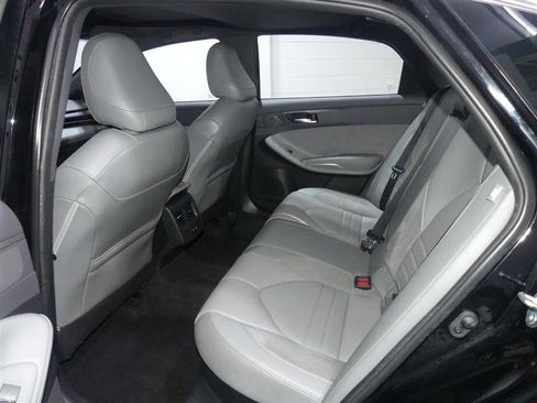 Used 2019 Toyota Avalon XSE image 27
