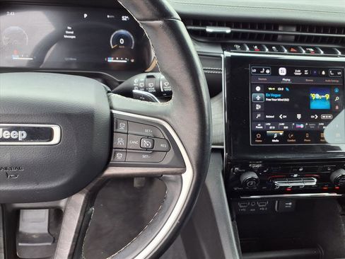 Used 2021 Jeep Grand Cherokee L Limited image 19