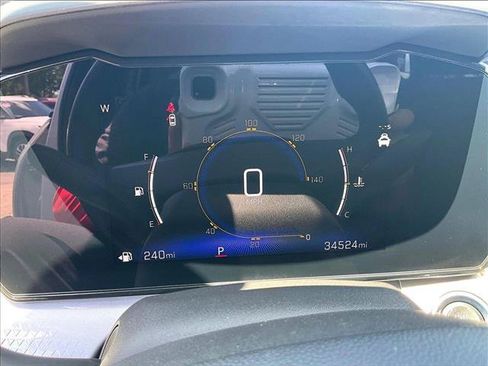 Used 2025 Chevrolet Trax LT w/ Driver Confidence Package FWD image 22