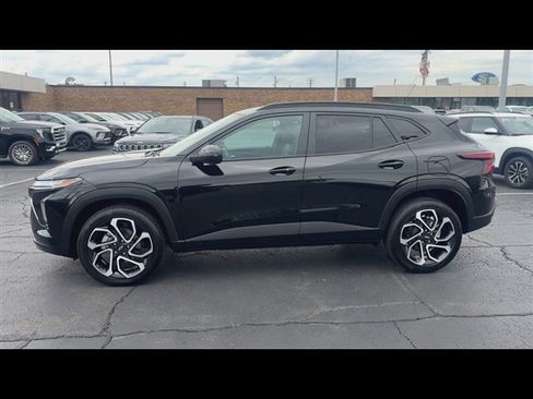 Used 2025 Chevrolet Trax RS w/ Driver Confidence Package FWD image 5