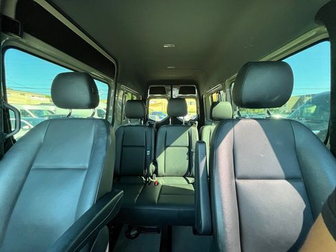 Used 2023 Mercedes-Benz Sprinter 2500 image 17