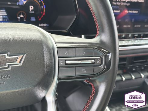 Used 2024 Chevrolet Colorado Z71 AWD/4WD image 18