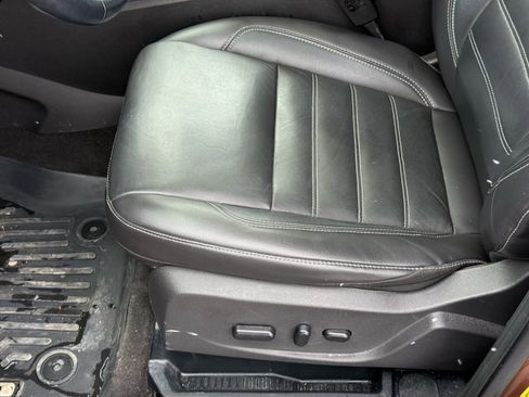 Used 2017 Ford Escape Titanium image 34