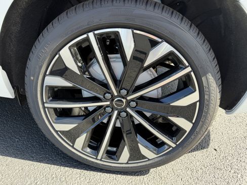 New 2026 Volvo XC60 B5 Ultra w/ Climate Package image 31