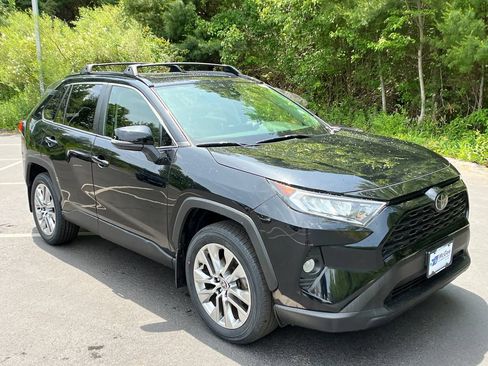 Used 2020 Toyota RAV4 XLE Premium AWD/4WD image 7