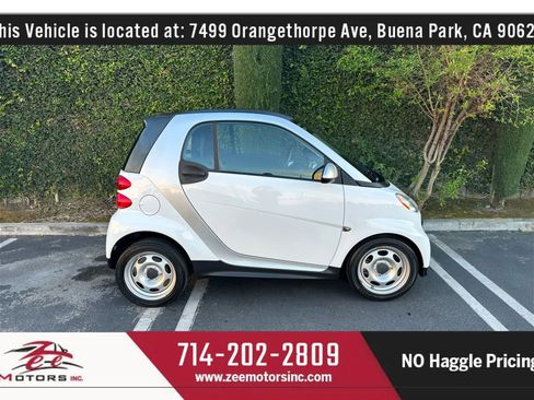 Used 2014 smart fortwo pure image 4