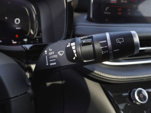 Used 2023 INFINITI QX60 Luxe w/ Performance Audio Package AWD/4WD image 23