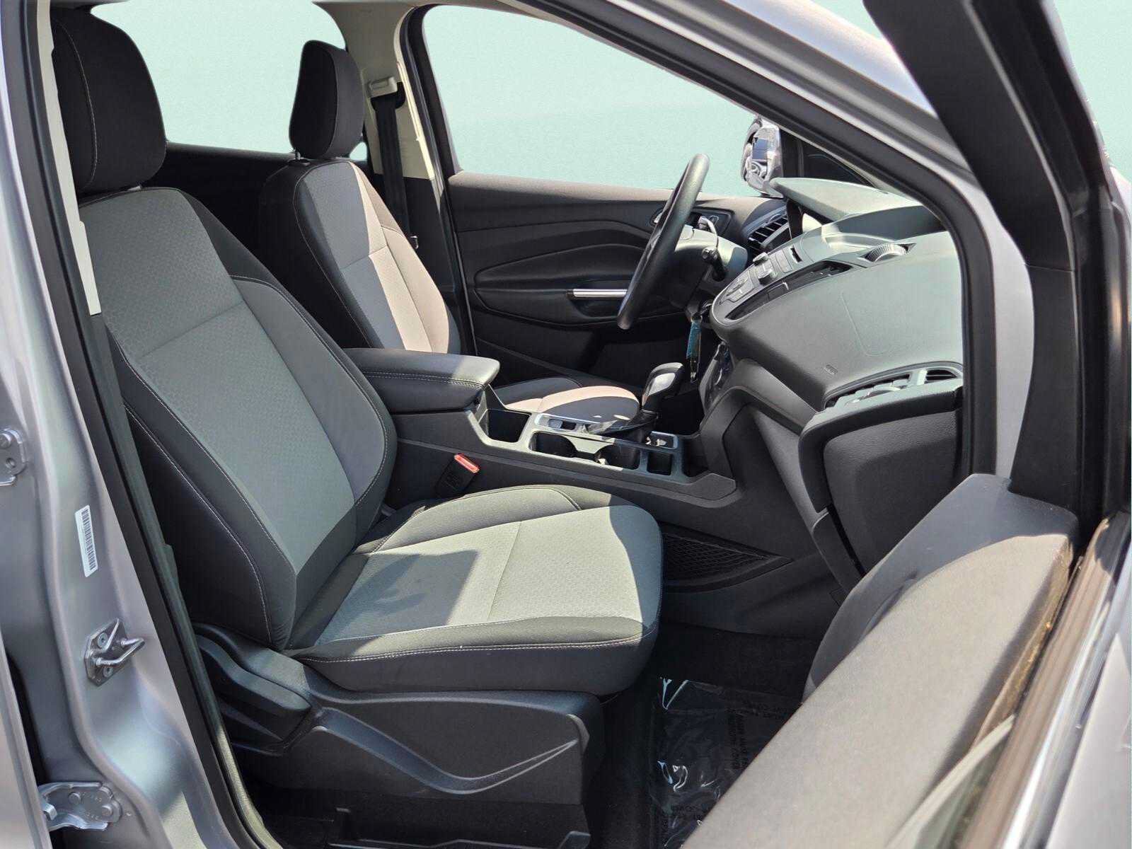 Used 2018 Ford Escape SE FWD image 19