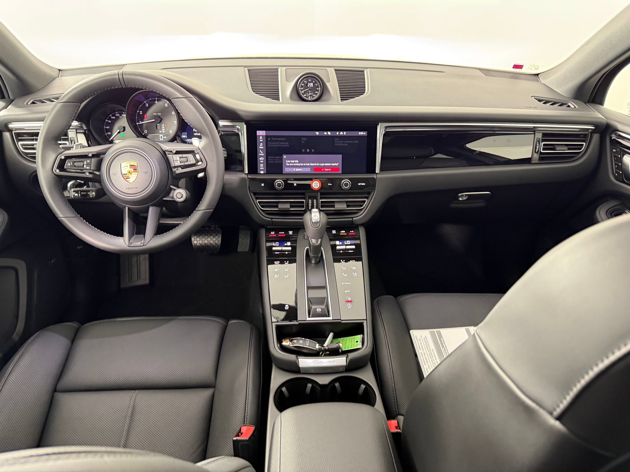 Certified 2026 Porsche Macan AWD/4WD image 16