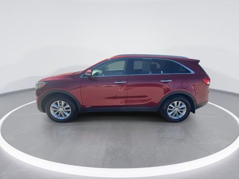 Used 2017 Kia Sorento LX w/ LX Convenience Package image 5