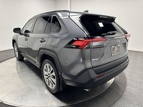 Used 2022 Toyota RAV4 XLE Premium AWD/4WD image 9