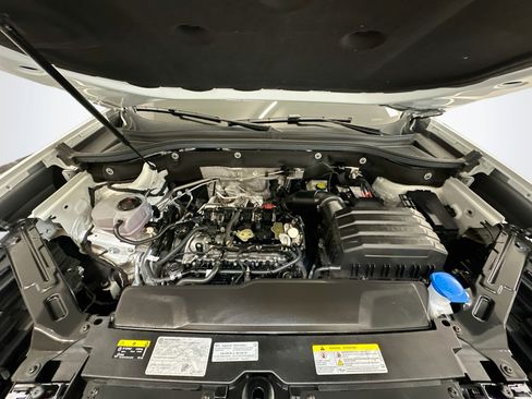 Used 2025 Volkswagen Atlas SE AWD/4WD image 36
