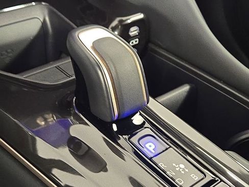 Used 2024 Toyota Crown Limited image 21