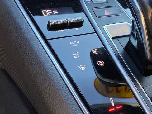 Used 2022 Porsche Panamera 4S AWD/4WD image 19