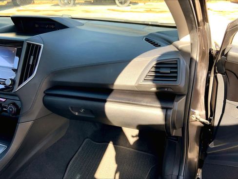 Used 2019 Subaru Crosstrek 2.0i w/ Eyesight System image 17