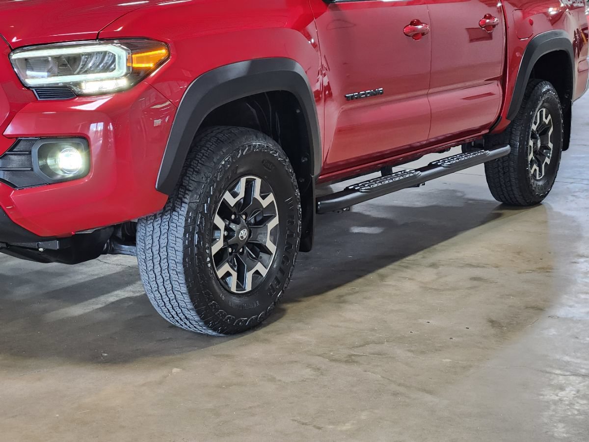 Used 2022 Toyota Tacoma TRD Off-Road AWD/4WD image 17