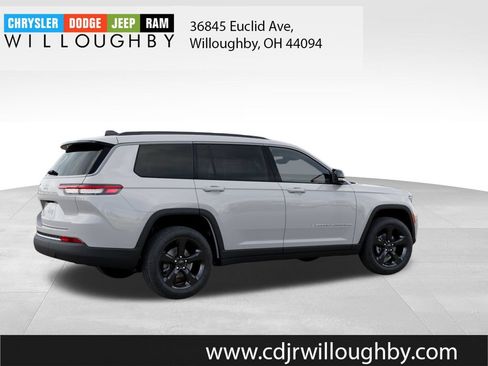 New 2026 Jeep Grand Cherokee L Limited w/ Limited Altitude Package AWD/4WD image 4