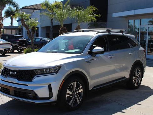 Certified 2023 Kia Sorento EX image 5