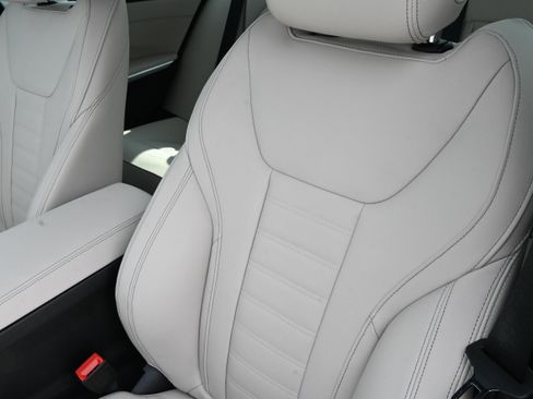 New 2026 BMW 330i Sedan w/ M Sport Package image 9