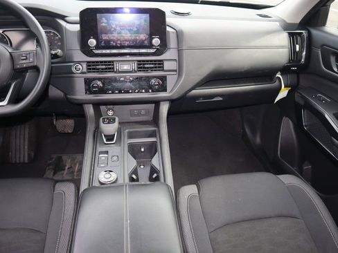 Certified 2024 Nissan Pathfinder S image 16