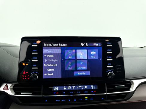 Used 2023 Toyota Sienna XLE w/ Protection Package (TMS) FWD image 22