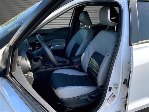 Used 2024 Nissan Kicks SR w/ SR Premium Package FWD image 20
