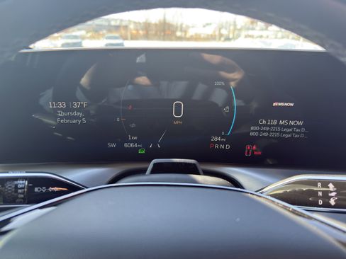 Used 2026 Cadillac Vistiq Sport image 13