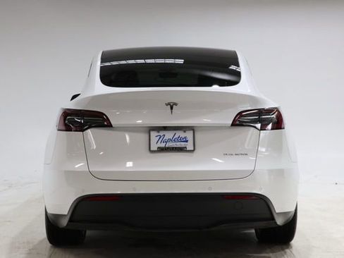 Used 2022 Tesla Model Y Long Range image 6